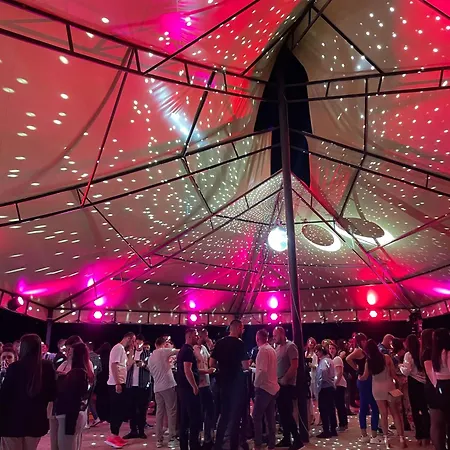大都会酒店 - 大都会湖滨度假酒店 4* 拉加丁