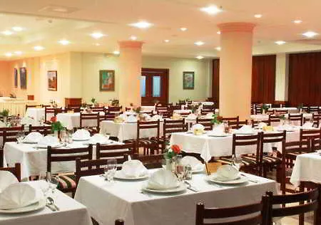 酒店 大都会酒店 - 大都会湖滨度假酒店 4*